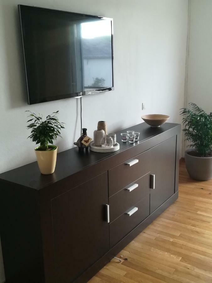 The Piano Apartment Zavalatica Luaran gambar